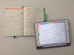 Difference between digital and traditional journaling.