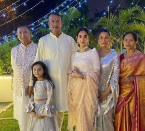 Who all are there in the Sonal Chauhan family?