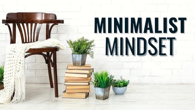 “10 Life-Changing Advantages of Minimalism & Effective Advice for a Happy, Easy Life”
