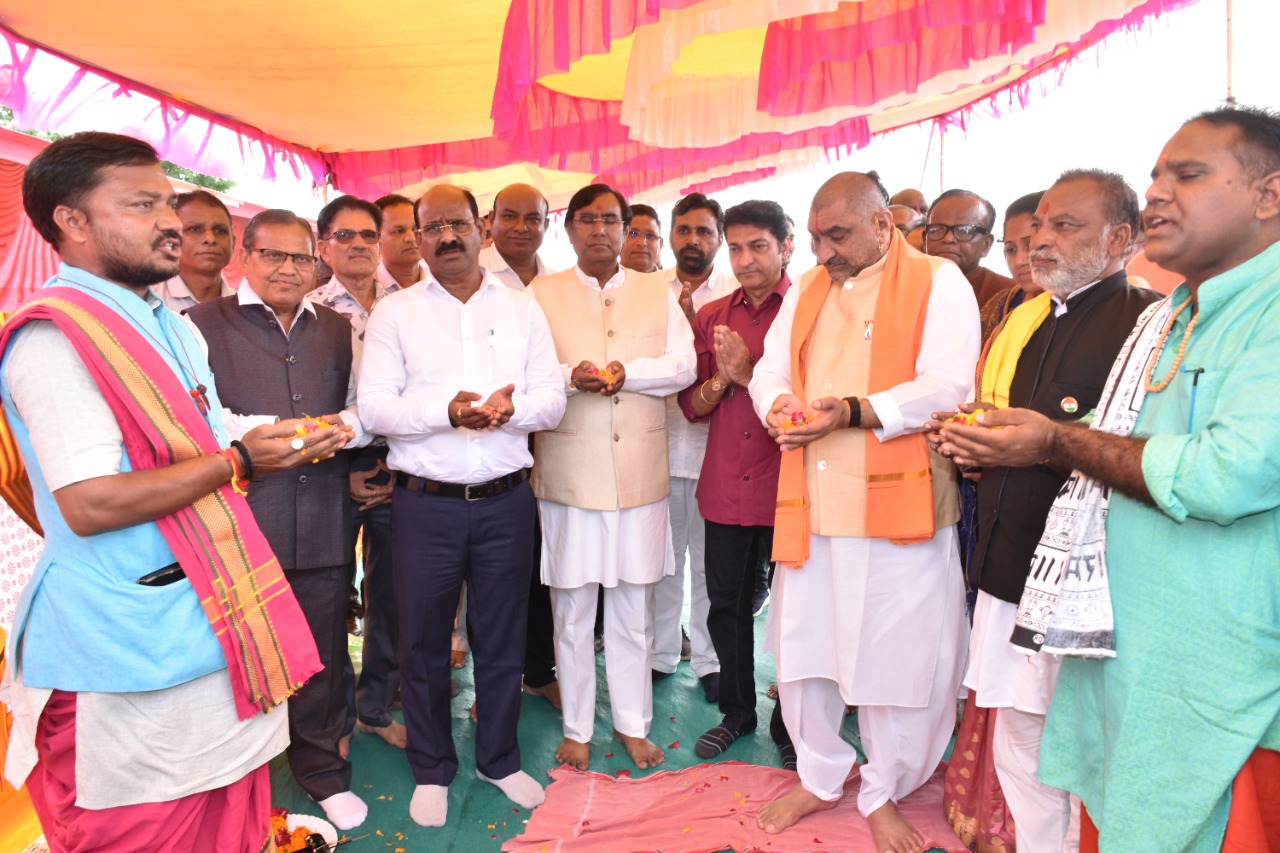 વણકર સમાજ ભવનનો ભૂમિ પૂજન સમારંભ અને સાર્વજનિક…