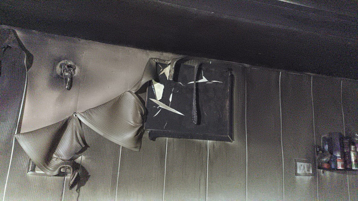 Fire In Noida: सेक्टर 82 के मकान में लगी आग, लाखों का सामान हुआ खाक, सोसायटी अध्य़क्ष ने की मांग