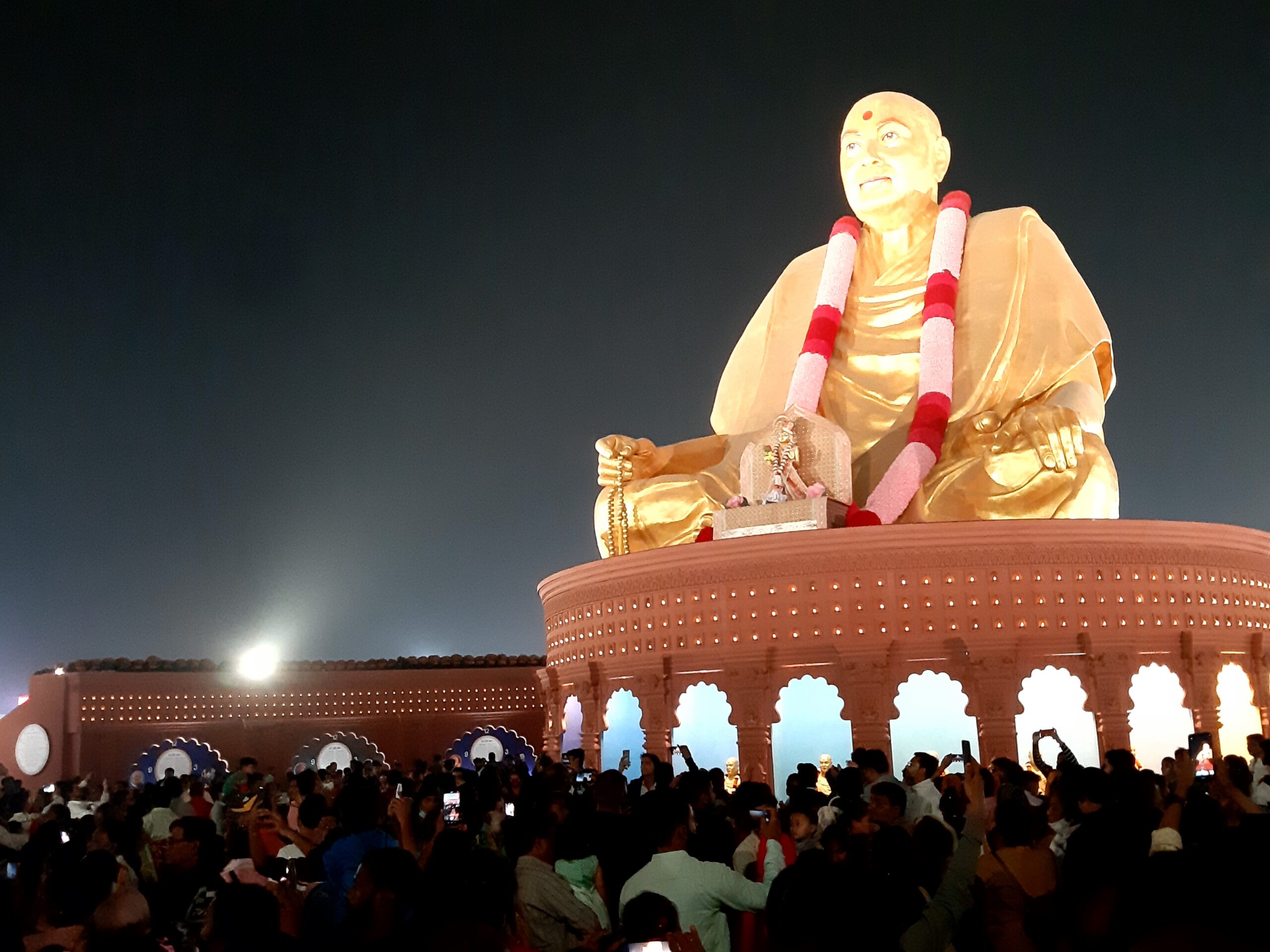 Live: પ્રમુખસ્વામી નગર નો ભવ્ય સમાપન કાર્યક્રમ આજે,…