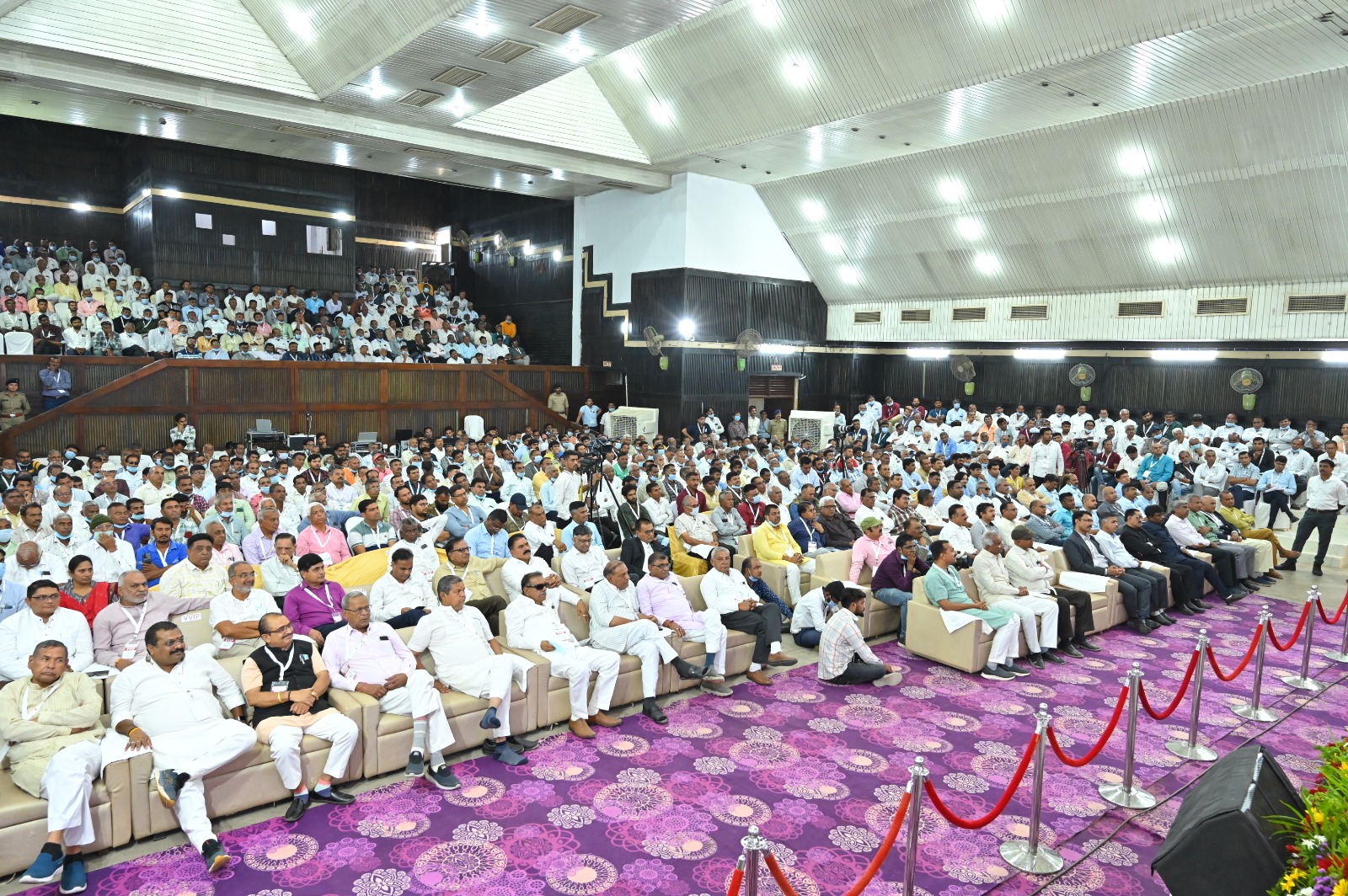 ખેડુતો દ્વારા FPO બનાવી પ્રાકૃતિક ખેત પેદાશોનું વેચાણ કેન્દ્ર શરૂ કરાયું