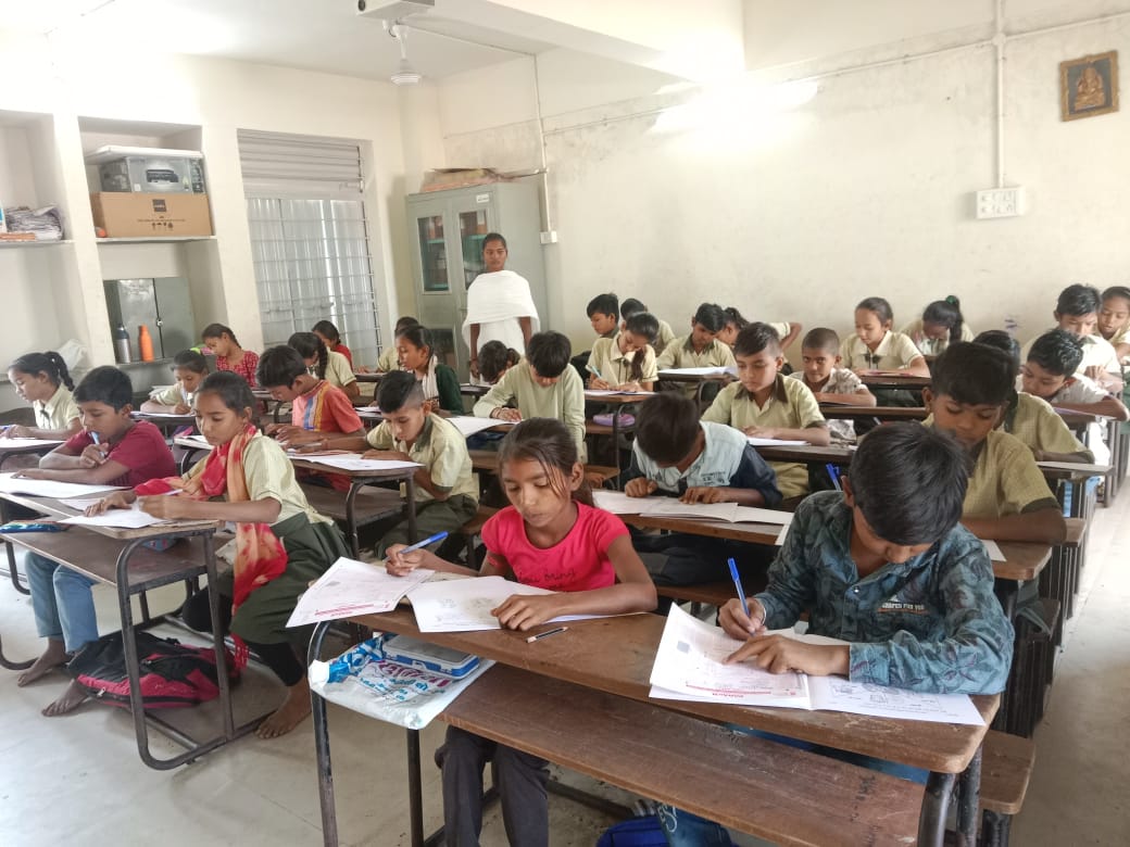 સાબરકાંઠાની ૪૭૩ શાળાઓમાં જિલ્લા શૈક્ષણિક સિદ્ધિ સર્વેક્ષણ યોજાયુ