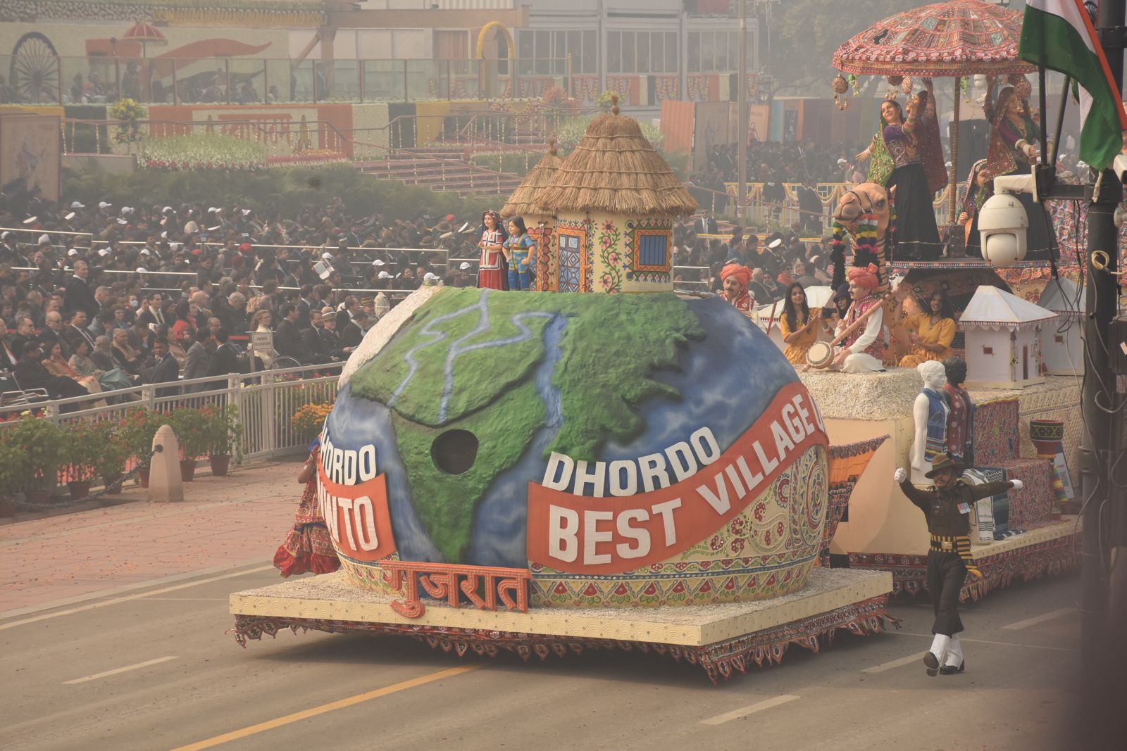 વોટ આપીને અને અપાવડાવીને ગુજરાતના ટેબ્લોને ફરી એક…