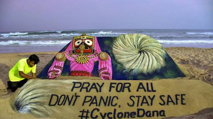  Cyclone Dana: Flight and trains cancelled in Orisha and West Bengal, school shut in Orisha and costal area been evacuated.