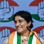 Haryana:सियासी अखाड़े में फाइट में विनेश फोगाट BJP को पटकनी देती दिख रही