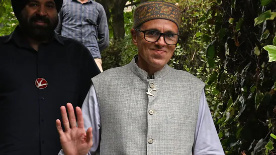  Jammu and Kashmir: Omar Abdulla advice for better coordination with the center and the Governor