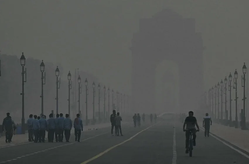  Delhi pollution: thin layers of smog, AQI drop, NCR reports and more.