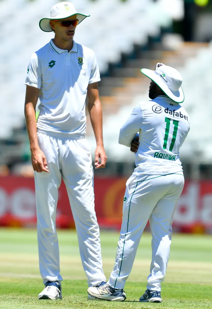 Temba Bavuma height