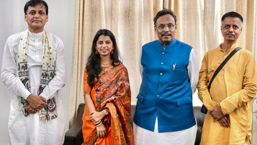 Bihar Assembly Election 2025 : मैथिली ठाकुर का बीजेपी में प्रवेश