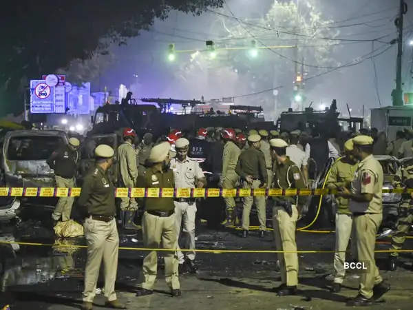  Delhi Red Fort Blast Highlights : दिल्ली रेड फोर्ट ब्लास्ट में 13 की मौत, NIA ने संभाली जांच, सरकार ने 10 लाख की मदद की घोषणा की