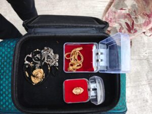 Noida Police : ऑटो में छूट गया था कीमती सामान