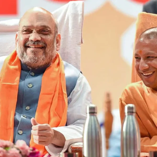 UP Day 2026 : गृह मंत्री अमित शाह व मुख्यमंत्री योगी आदित्यनाथ ने उत्तर प्रदेश दिवस का किया आगाज