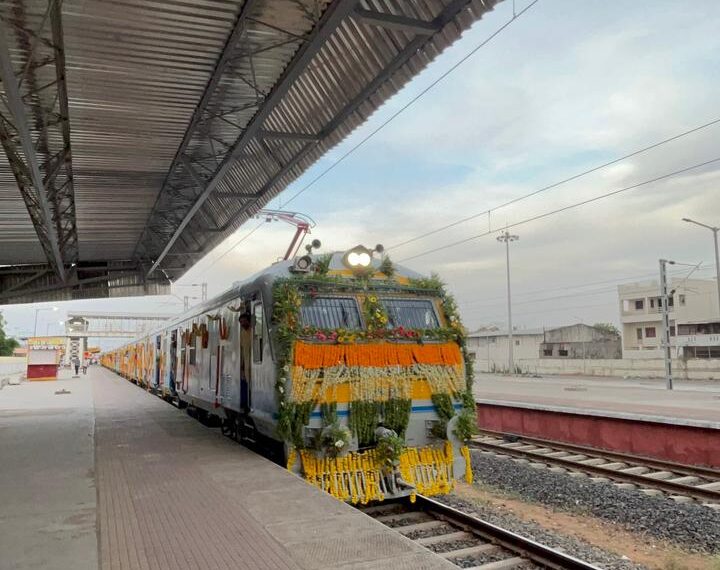 ઐતિહાસિક ખેડબ્રહ્મા-અસારવા નવી ટ્રેન સેવાનો વિધિવત પ્રારંભ