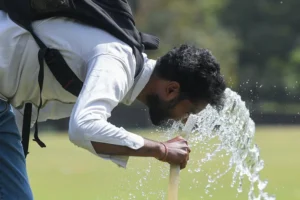 Delhi Weather : Severe Heatwave Returns with 43.6°C Temperature