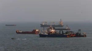 Trump’s Claim: All Mines Removed from the Strait of Hormuz; New Warning Issued to Iran