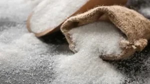 Sugar Rates Fall : सरकार के दो बड़े फैसलों से चीनी के दामों में भारी गिरावट, एक्स-मिल कीमत 67 से घटकर 55 रुपये किलो