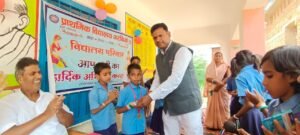 बिहार के बांका जिले के Primary School Garniya में देशभक्ति के रंग में मना स्वतंत्रता दिवस, 80 Questions Quiz Competition रही खास