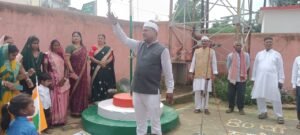 बिहार के बांका जिले के Primary School Garniya में देशभक्ति के रंग में मना स्वतंत्रता दिवस, 80 Questions Quiz Competition रही खास