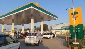 Delhi CNG Price : दिल्ली में CNG के दाम करीब 4 रुपये बढ़े, रक्षाबंधन पर महंगाई का झटका