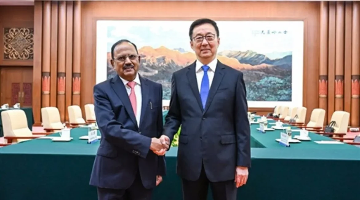 Ajit Doval shares old incident : ‘चीनी सेना ने पकड़ लिए थे हमारे एजेंट’, एनएसए अजीत डोभाल ने सुनाया 50 साल पुराना किस्सा