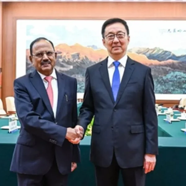 Ajit Doval shares old incident : ‘चीनी सेना ने पकड़ लिए थे हमारे एजेंट’, एनएसए अजीत डोभाल ने सुनाया 50 साल पुराना किस्सा