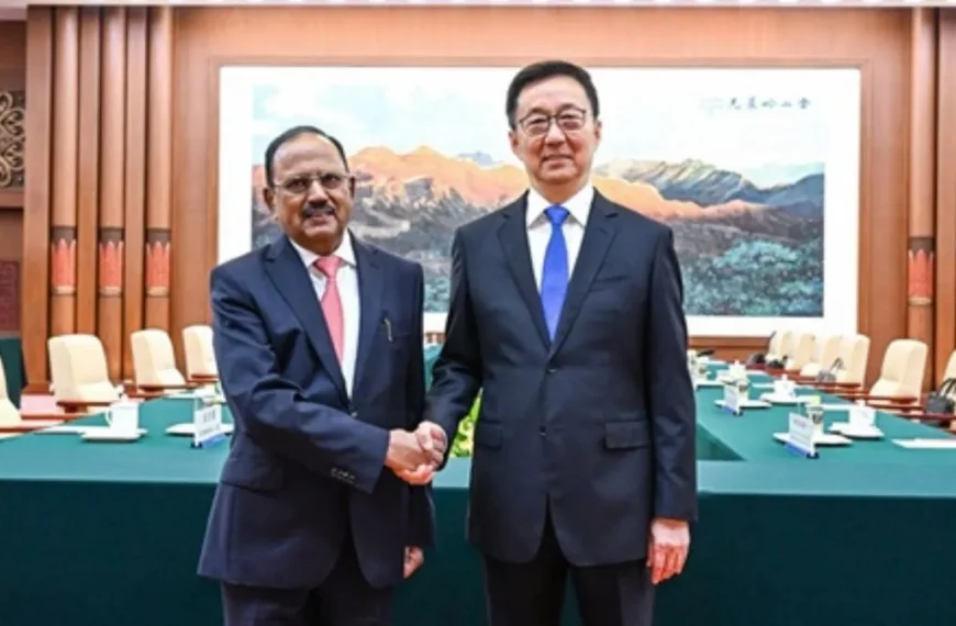 Ajit Doval shares old incident : ‘चीनी सेना ने पकड़ लिए थे हमारे एजेंट’, एनएसए अजीत डोभाल ने सुनाया 50 साल पुराना किस्सा