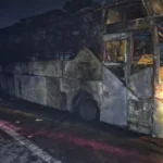 Yamuna Expressway Bus Fire : प्रत्यक्षदर्शियों ने सुनाई दहला देने वाली आपबीती, धुएं और अफरा-तफरी में बची जान